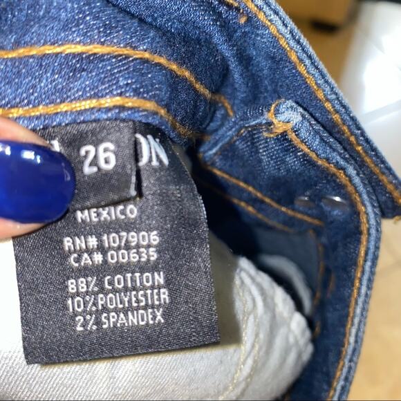 Hudson Malibu Capri Cropped Cuffed Hem Back Pocket Button Flap Jean Shorts - Picture 6 of 6